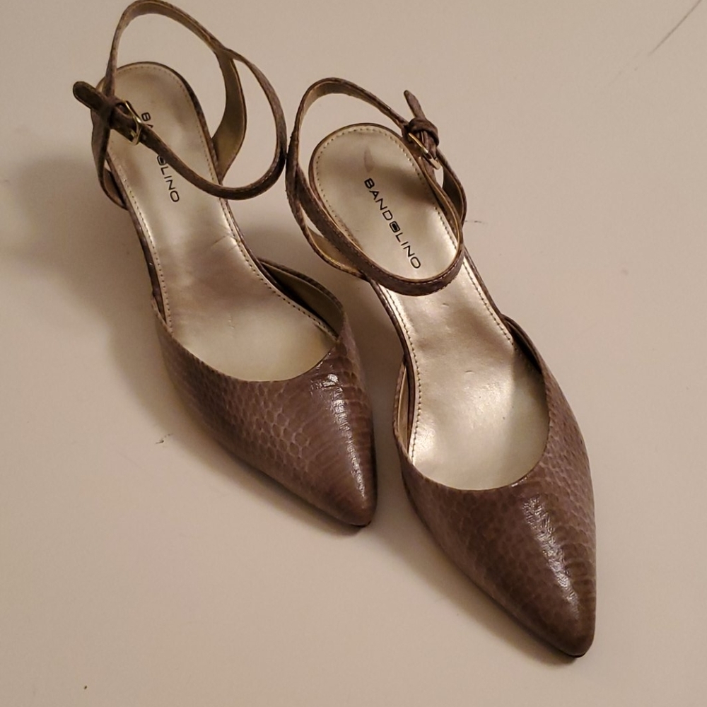 Bandolino leather snake look sz 8 Shoes 3" Heel